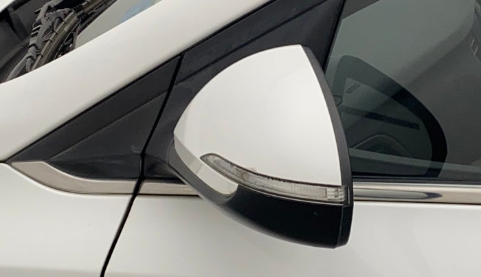 2018 Hyundai Verna 1.6 SX (O) CRDI MT, Diesel, Manual, 1,01,110 km, Left rear-view mirror - Indicator light has minor damage