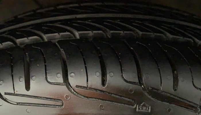 2018 Maruti Swift VXI AMT, Petrol, Automatic, 84,015 km, Left Front Tyre Tread