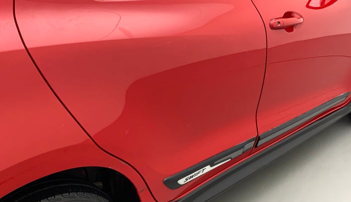 2018 Maruti Swift VXI AMT, Petrol, Automatic, 84,015 km, Right rear door - Slightly dented