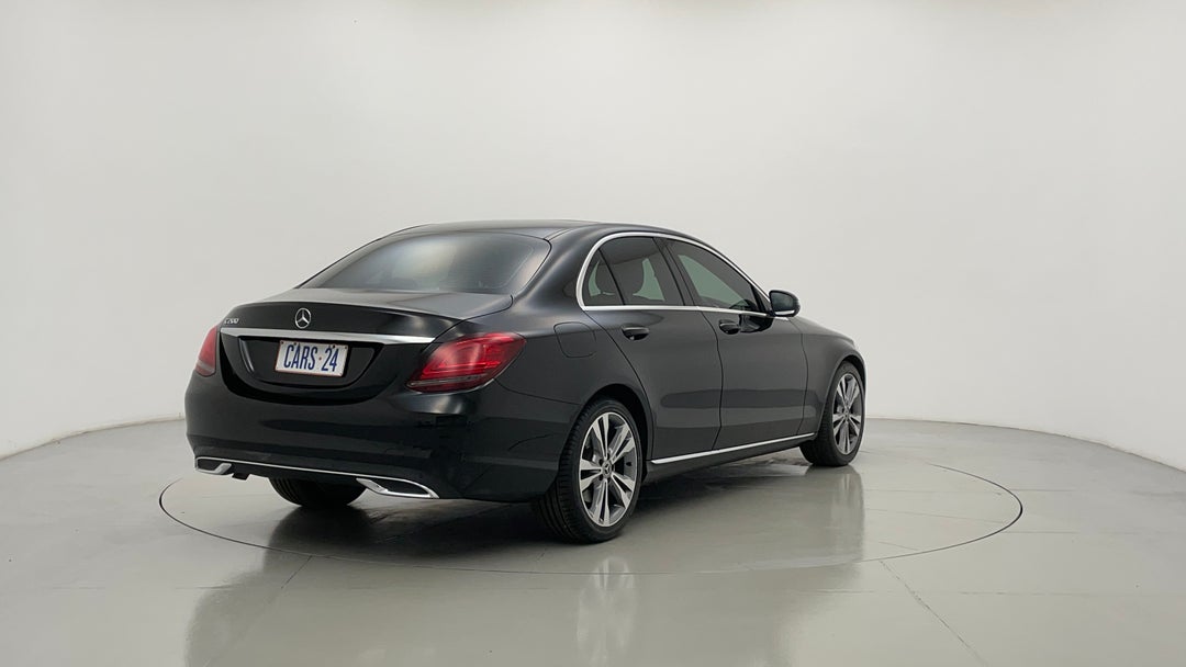 Right Back Diagonal (45- Degree) View