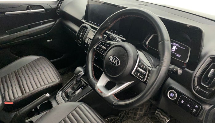 2021 KIA SONET GTX PLUS 1.5 AT, Diesel, Automatic, 75,606 km, Steering wheel - Steering cover is minor torn