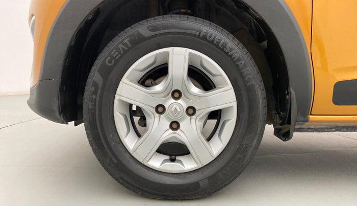 2019 Renault TRIBER RXZ, Petrol, Manual, 30,444 km, Left Front Wheel