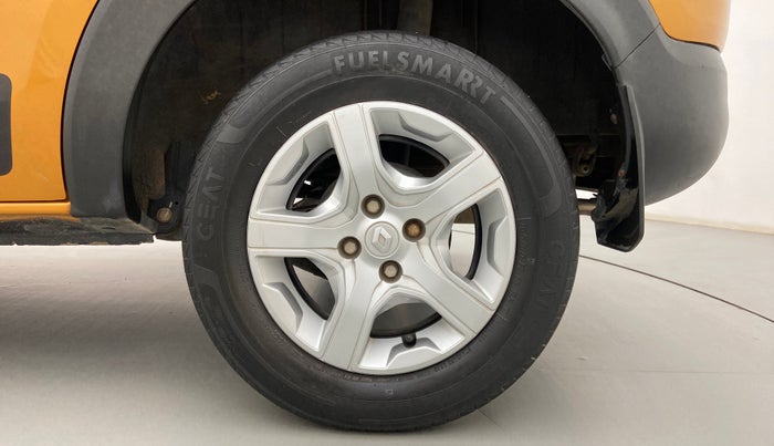 2019 Renault TRIBER RXZ, Petrol, Manual, 30,444 km, Left Rear Wheel