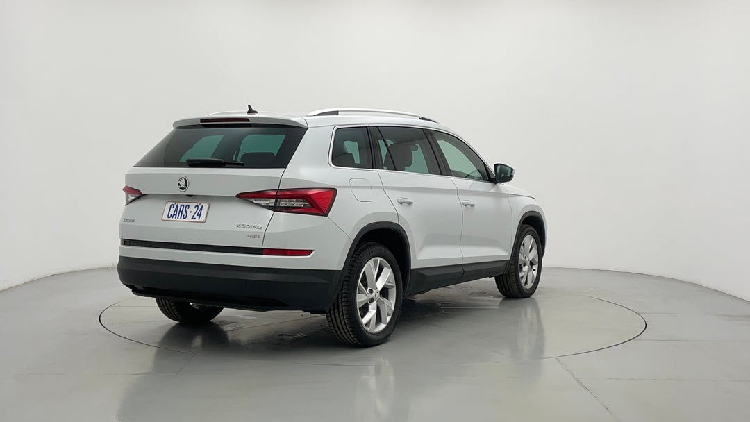 Right Back Diagonal (45- Degree) View