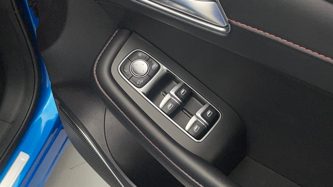 2020 MG HS Vibe, Automatic, 39910 km, Drivers Side Door Panel Controls