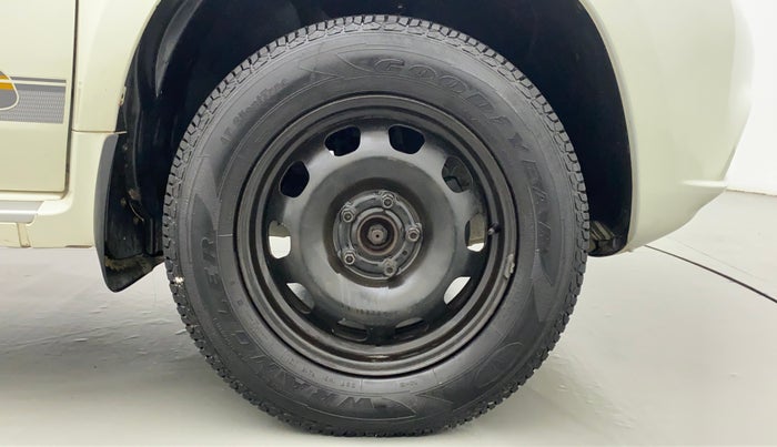 2015 Nissan Terrano XL P, Petrol, Manual, 83,958 km, Right Front Wheel