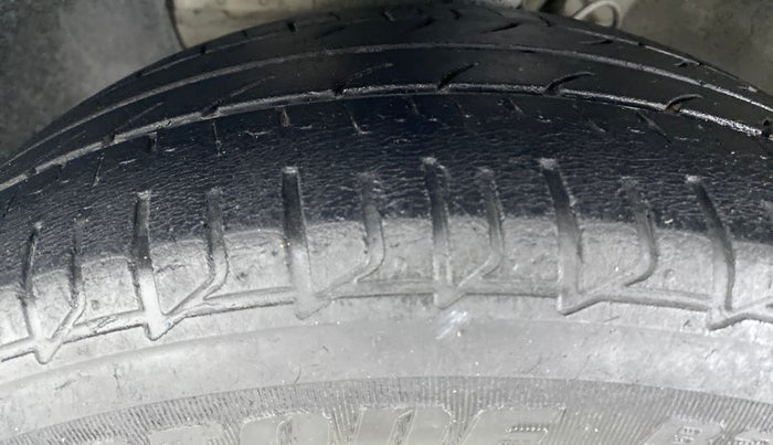 2015 Hyundai Elite i20 ASTA 1.2, Petrol, Manual, 56,606 km, Left Front Tyre Tread