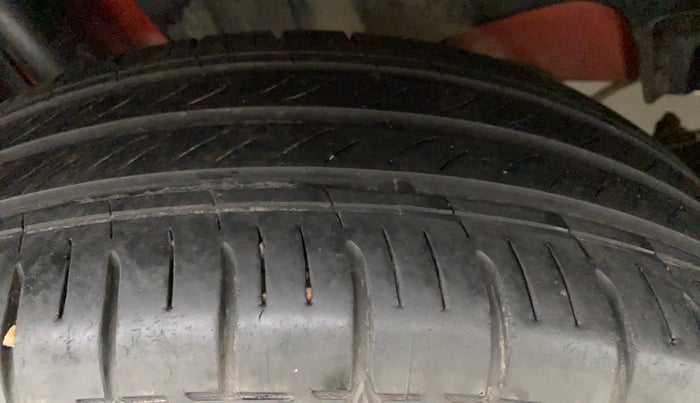 2018 Maruti Swift VXI, Petrol, Manual, 77,607 km, Right Rear Tyre Tread