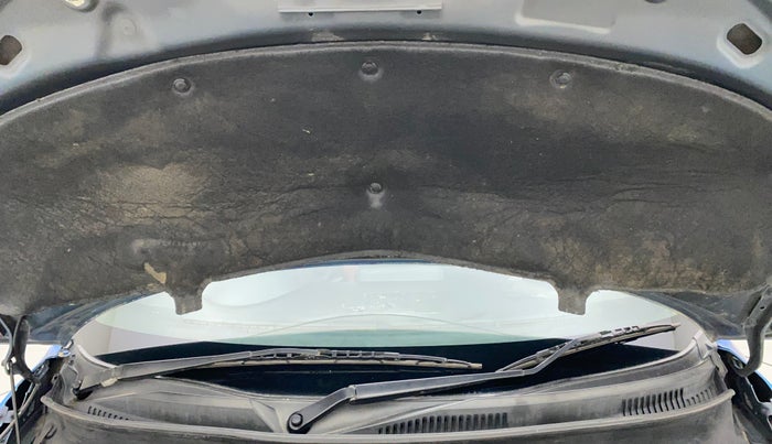 2018 Maruti IGNIS DELTA 1.2, Petrol, Manual, 71,471 km, Bonnet (hood) - Insulation cover has minor damage
