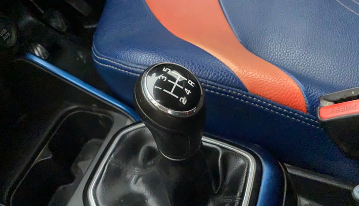 2018 Maruti IGNIS DELTA 1.2, Petrol, Manual, 71,471 km, Gear lever - Knob has minor damage