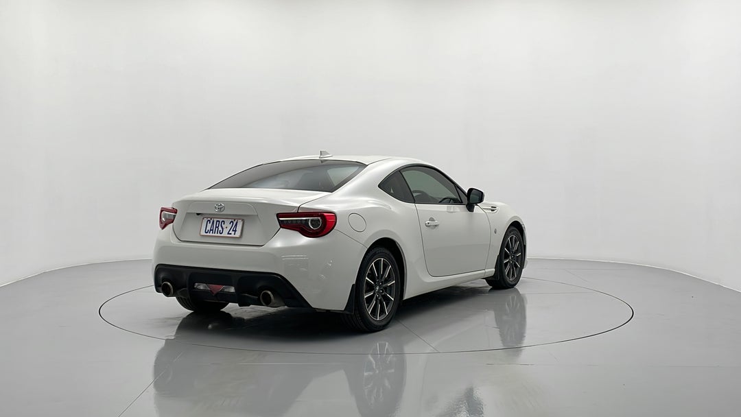 Right Back Diagonal (45- Degree) View