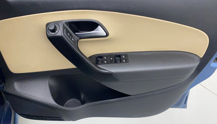 2016 Volkswagen Ameo HIGHLINE 1.2, Petrol, Manual, 28,050 km, Driver Side Door Panels Control