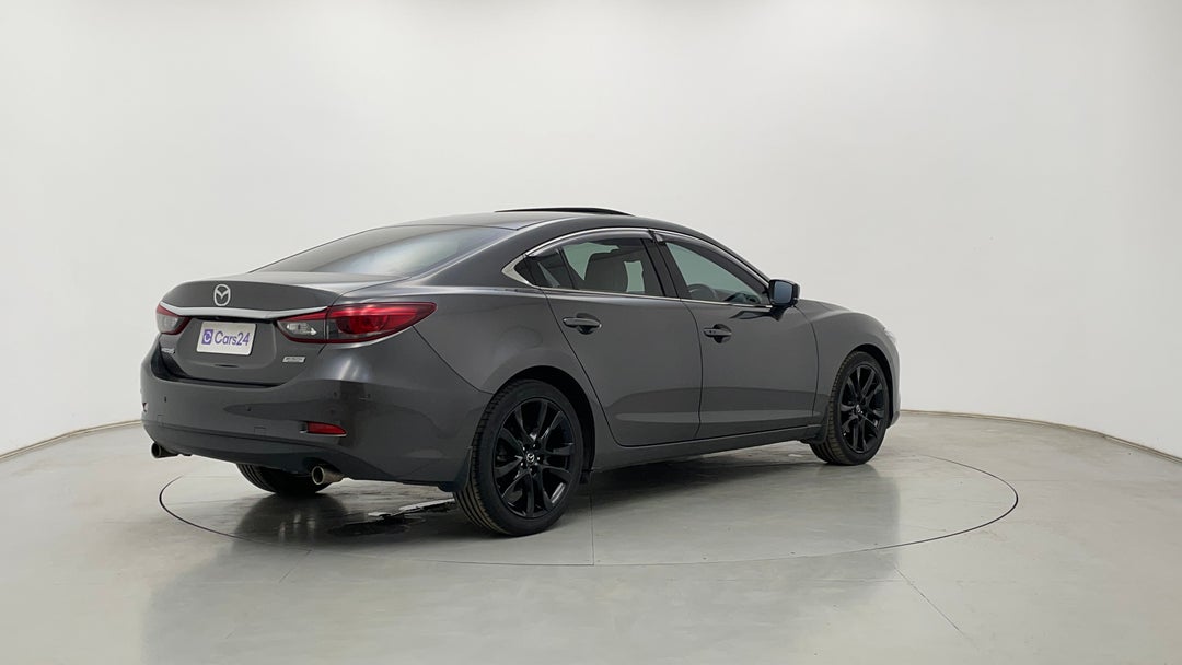 Right Back Diagonal (45- Degree) View