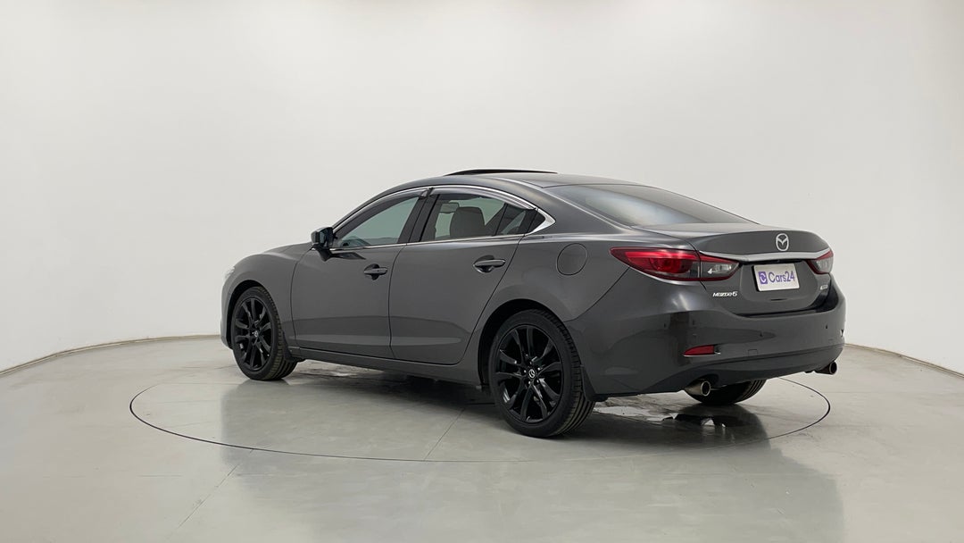 Left Back Diagonal (45- Degree) View