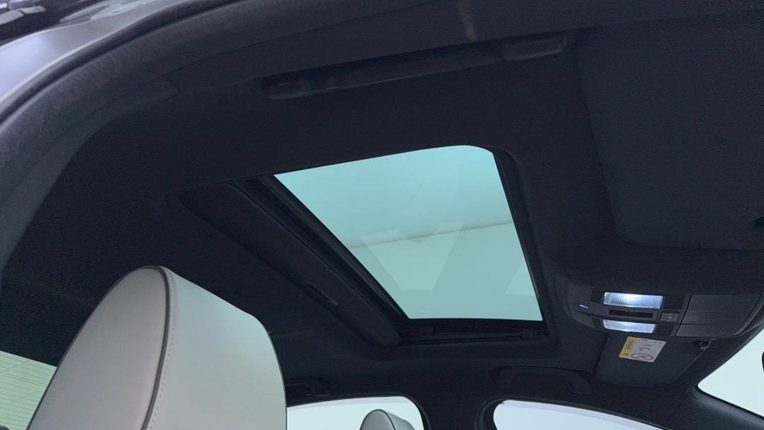 Interior Sunroof/Moonroof