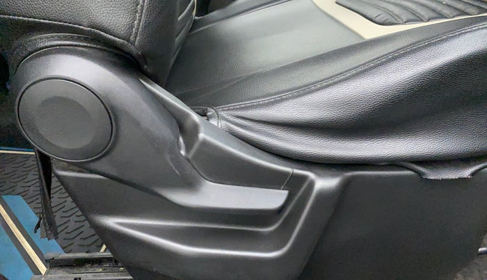 2019 Maruti New Wagon-R LXI CNG 1.0 L, CNG, Manual, 34,647 km, Driver Side Adjustment Panel