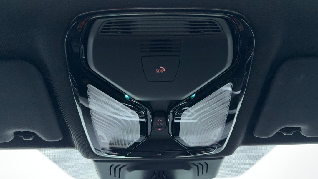 On-Roof Controls/Sunglass holder