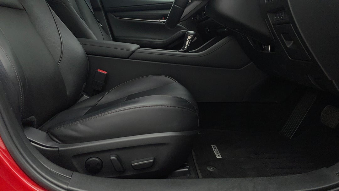 2019 Mazda 3 G20 Touring, Automatic, 34421 km, Drivers Side Adjustment Panel