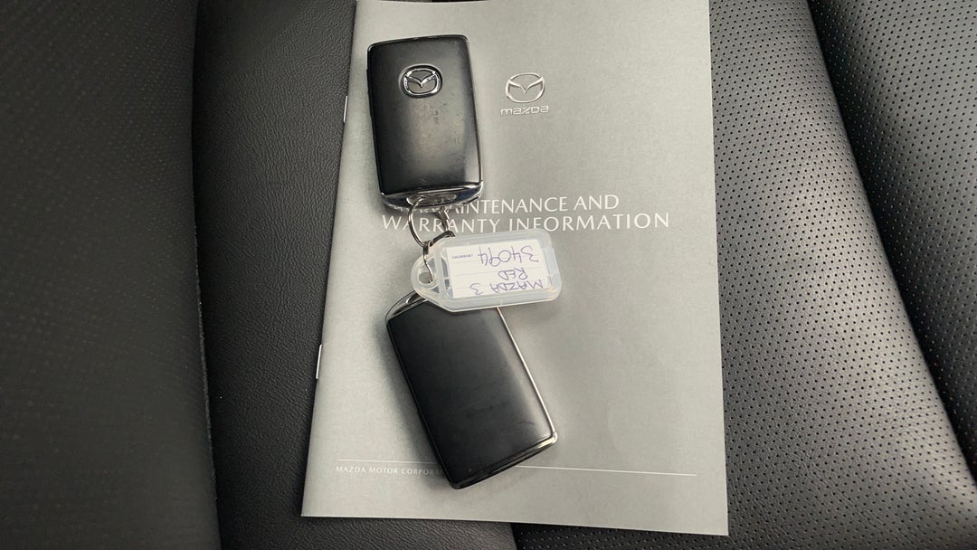 2019 Mazda 3 G20 Touring, Automatic, 34421 km, Key Close-up