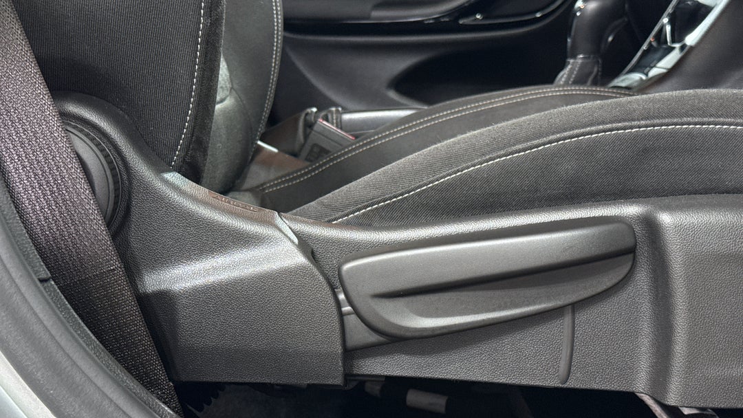 2018 Holden Astra Rs, Automatic, 31038 km, Drivers Side Adjustment Panel