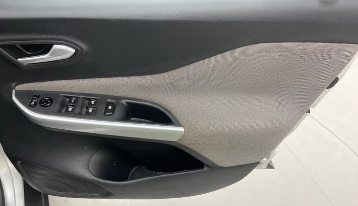 2021 Nissan MAGNITE XV MT PETROL, Petrol, Manual, 6,185 km, Driver Side Door Panels Control