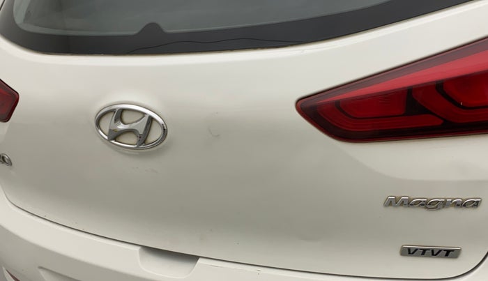 2016 Hyundai Elite i20 MAGNA 1.2, Petrol, Manual, 95,566 km, Dicky (Boot door) - Slightly dented