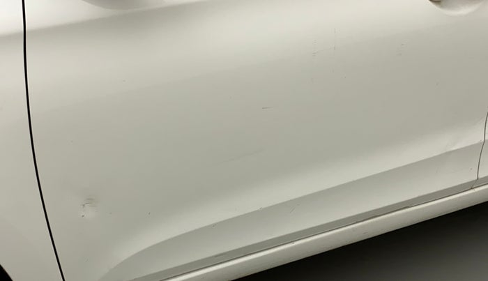 2016 Hyundai Elite i20 MAGNA 1.2, Petrol, Manual, 95,566 km, Front passenger door - Slightly dented