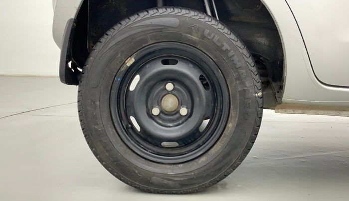 2017 Datsun Redi Go T (O), Petrol, Manual, 9,743 km, Right Rear Wheel