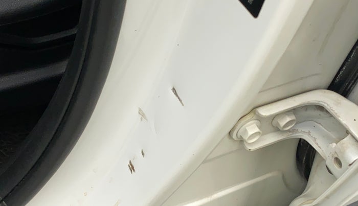 2020 Hyundai VENUE S 1.2, Petrol, Manual, 46,774 km, Left B pillar - Minor scratches