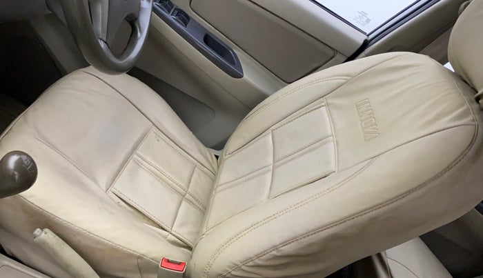 2013 Toyota Innova 2.5 GX 8 STR, Diesel, Manual, 85,234 km, Driver seat - Cover slightly stained