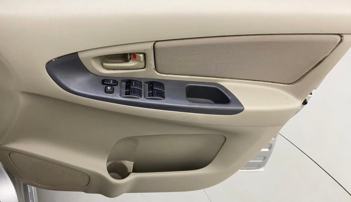 2013 Toyota Innova 2.5 GX 8 STR, Diesel, Manual, 85,234 km, Driver Side Door Panels Control