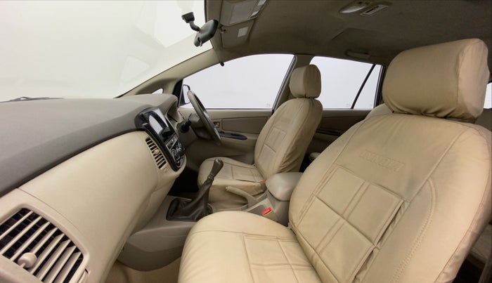 2013 Toyota Innova 2.5 GX 8 STR, Diesel, Manual, 85,234 km, Right Side Front Door Cabin
