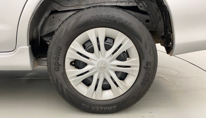 2013 Toyota Innova 2.5 GX 8 STR, Diesel, Manual, 85,234 km, Left Rear Wheel