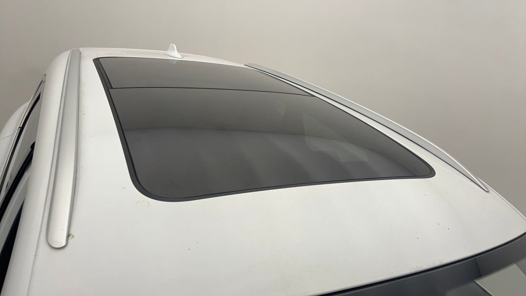 Roof/Sunroof View