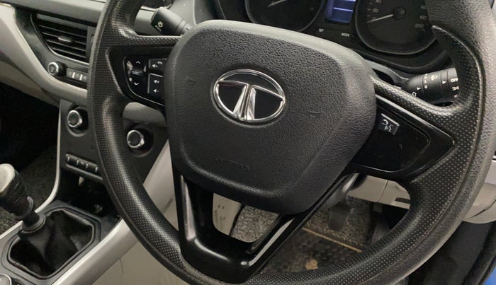 2018 Tata NEXON XM PETROL, Petrol, Manual, 45,514 km, Steering wheel - Phone control not functional