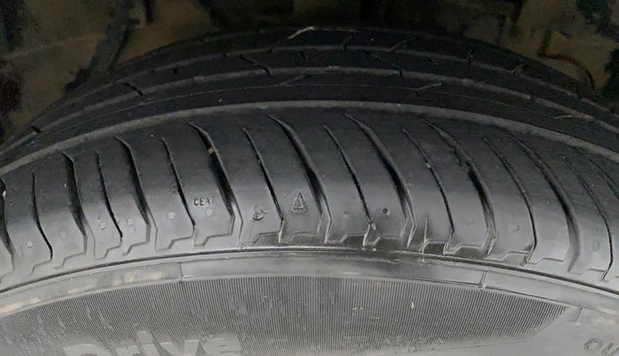 2018 Tata NEXON XM PETROL, Petrol, Manual, 45,514 km, Right Front Tyre Tread
