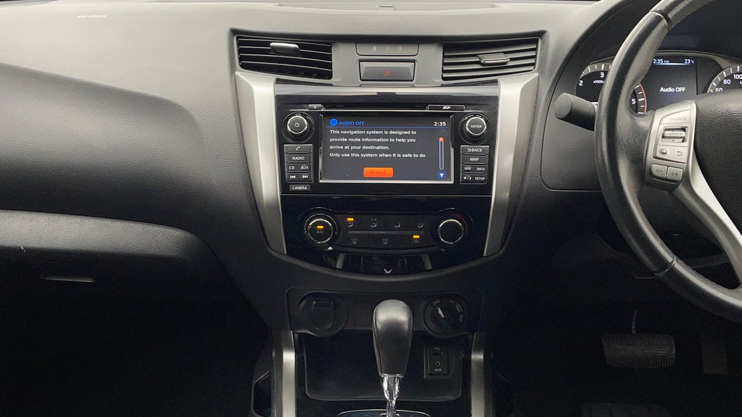 2018 Nissan Navara St (4x4), Automatic, 101289 km, Center Console
