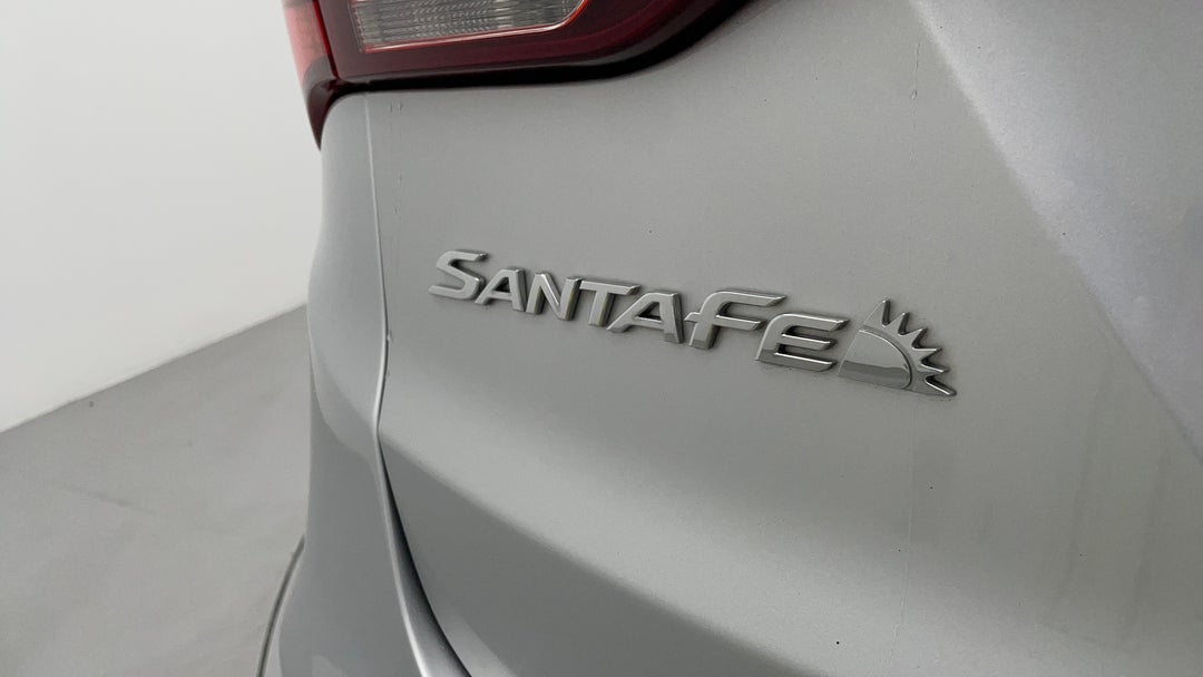 2017 Hyundai Santa Fe Active (4x4), Automatic, 76782 km, Badge (Boot Left Side)