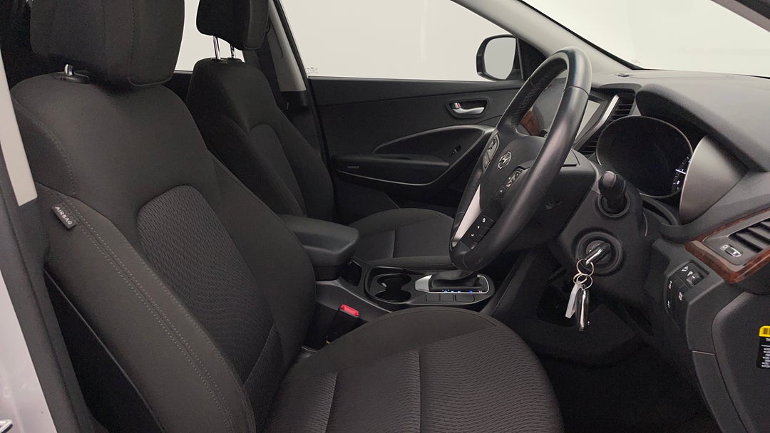 2017 Hyundai Santa Fe Active (4x4), Automatic, 76782 km, Right Side Front Door Cabin View