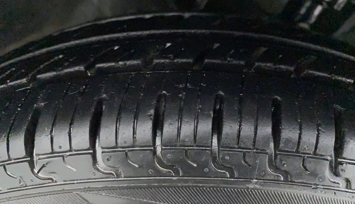 2018 Datsun Redi Go T (O), Petrol, Manual, 40,404 km, Right Front Tyre Tread