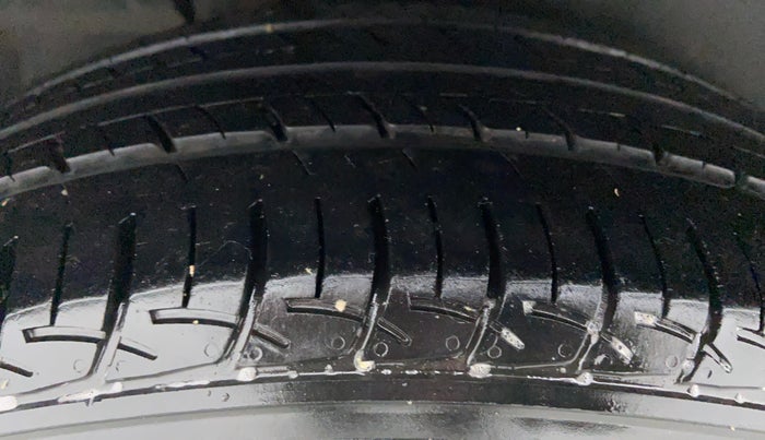 2012 Maruti Ertiga VDI ABS, Diesel, Manual, 2,44,488 km, Right Rear Tyre Tread