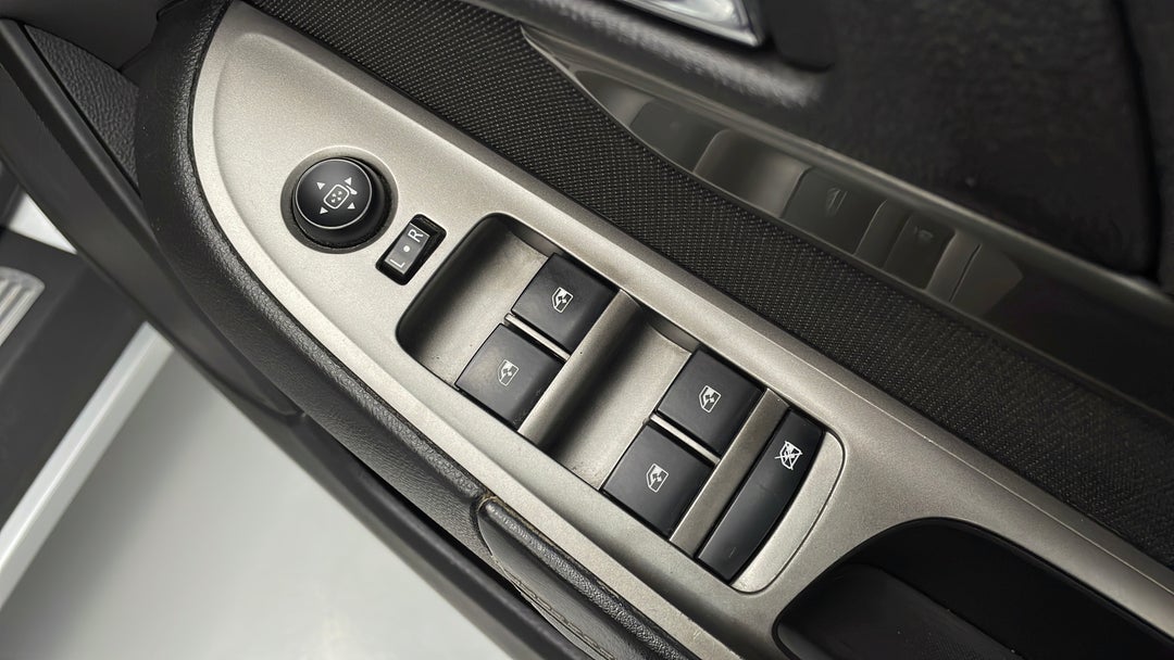 2014 Holden Commodore Evoke, Automatic, 144282 km, Drivers Side Door Panel Controls