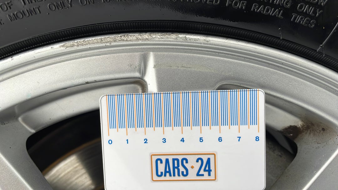 2014 Holden Commodore Evoke, Automatic, 144282 km, Wheels Rim Rear LHS Gutter Rash