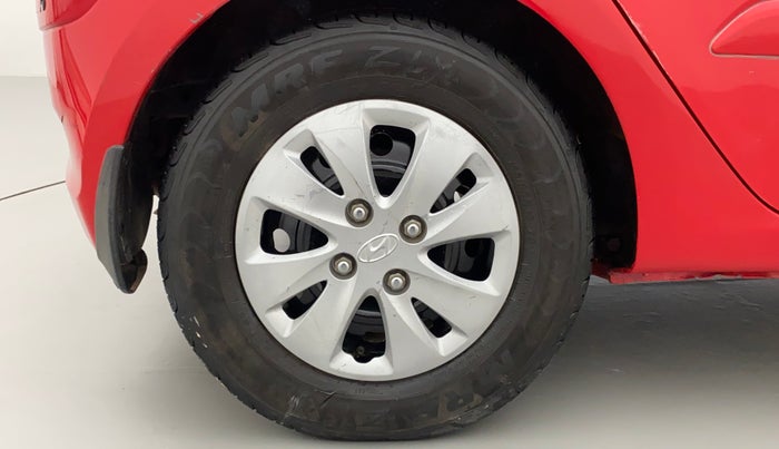 2012 Hyundai i10 SPORTZ 1.1, CNG, Manual, 74,850 km, Right Rear Wheel