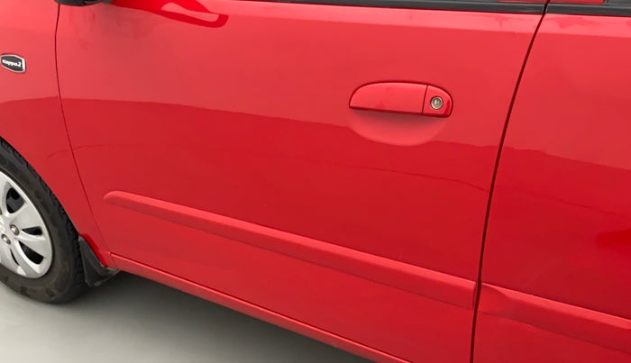 2012 Hyundai i10 SPORTZ 1.1, CNG, Manual, 74,850 km, Front passenger door - Slightly dented