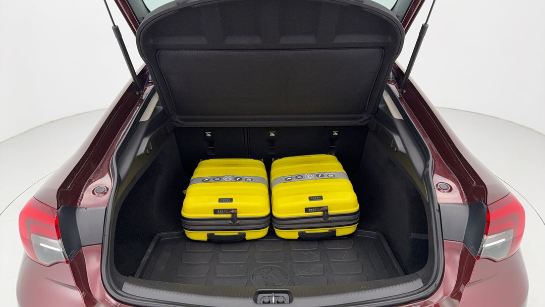 2018 Holden Calais Calais, Automatic, 57797 km, Boot Inside View with Luggage