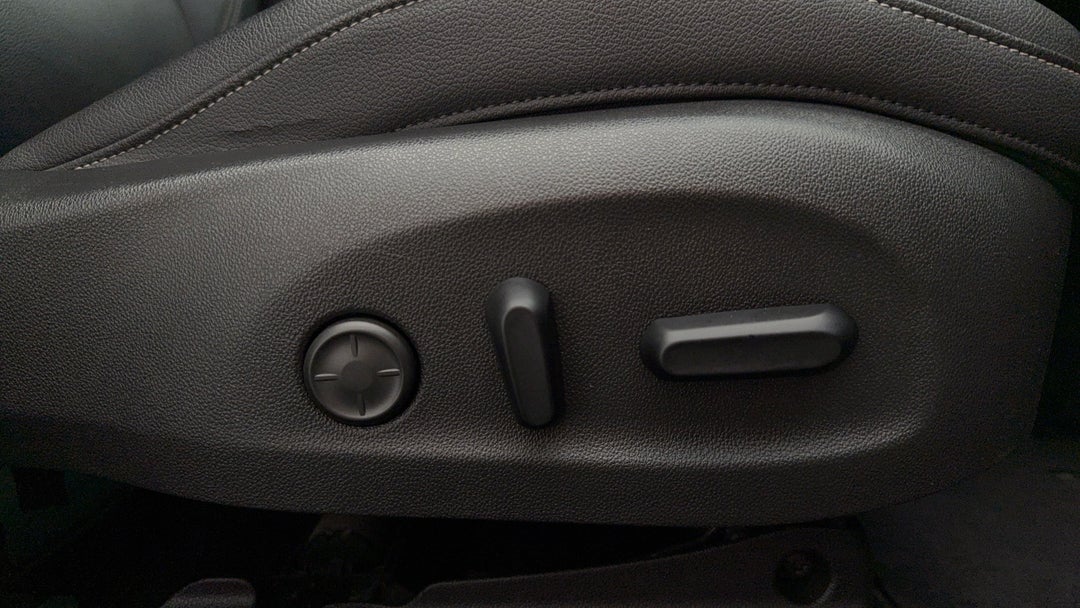 2018 Holden Calais Calais, Automatic, 57797 km, Drivers Side Adjustment Panel