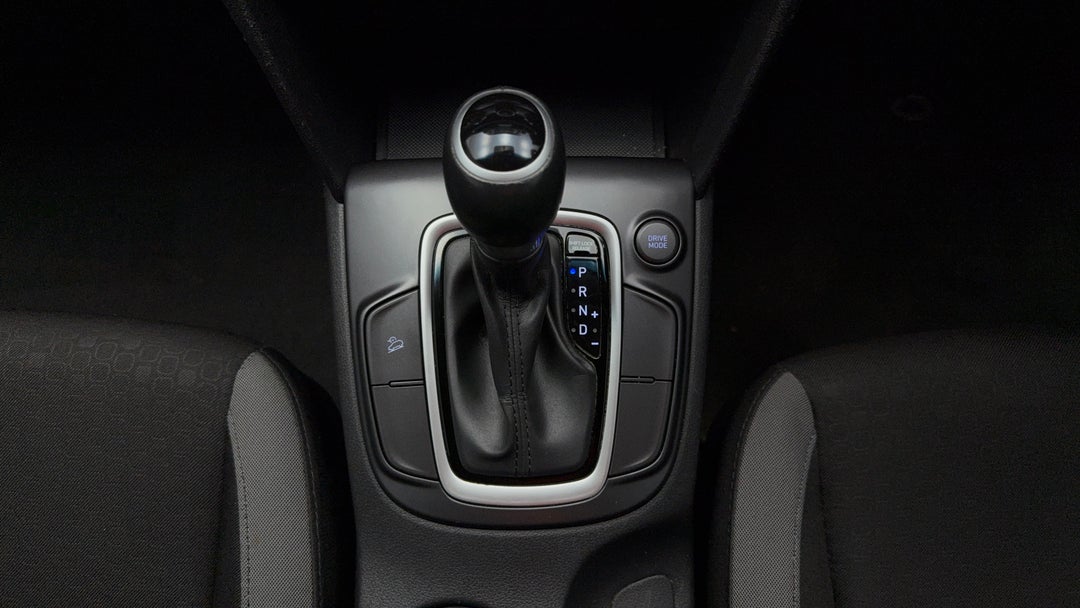 2019 Hyundai Kona Active (FWD), Automatic, 148834 km, Gear Lever 