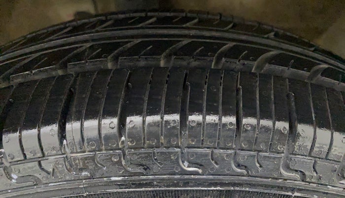 2017 Maruti Wagon R 1.0 LXI CNG, CNG, Manual, 74,772 km, Left Rear Tyre Tread