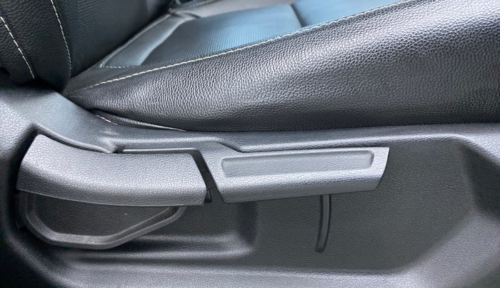 2021 Hyundai VENUE 1.0L Turbo GDI SX(O) MT, Petrol, Manual, 24,478 km, Driver Side Adjustment Panel